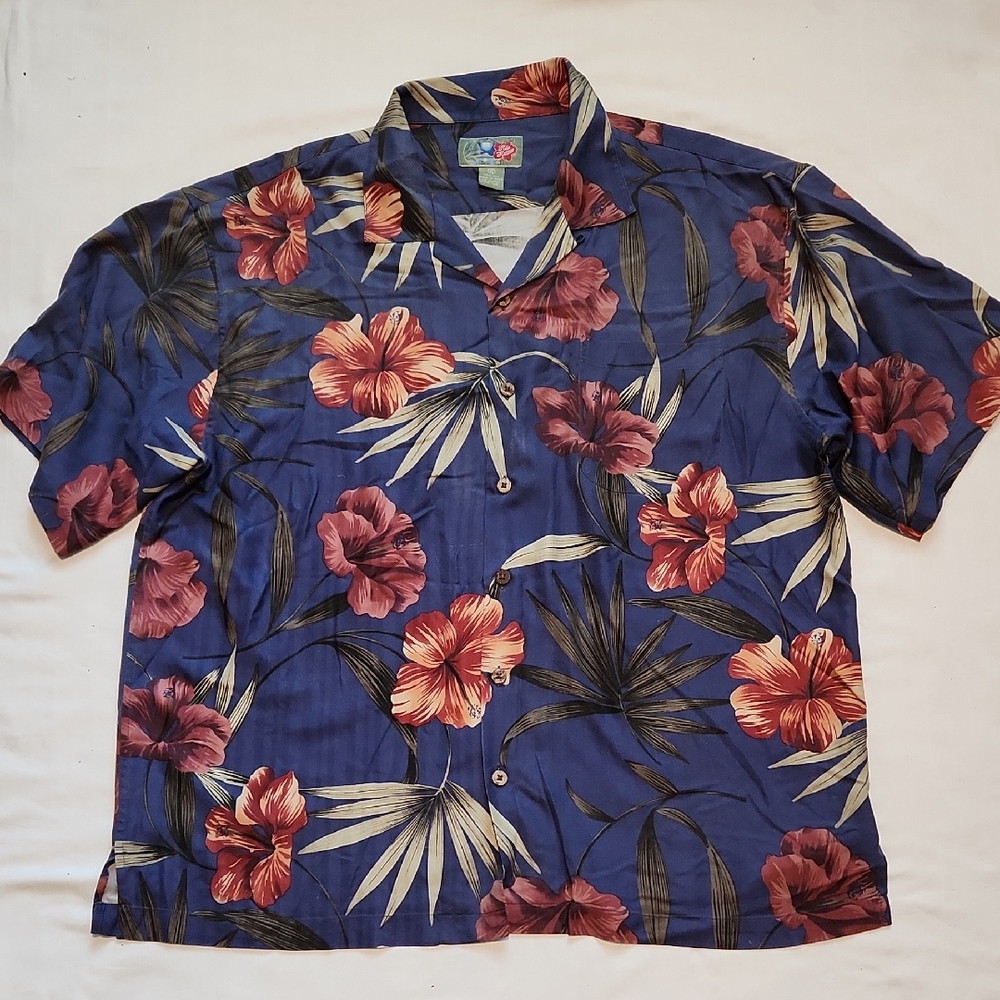 Hilo Hattie Blue Hawaiian Shirt with Red Floral Print Sz XL